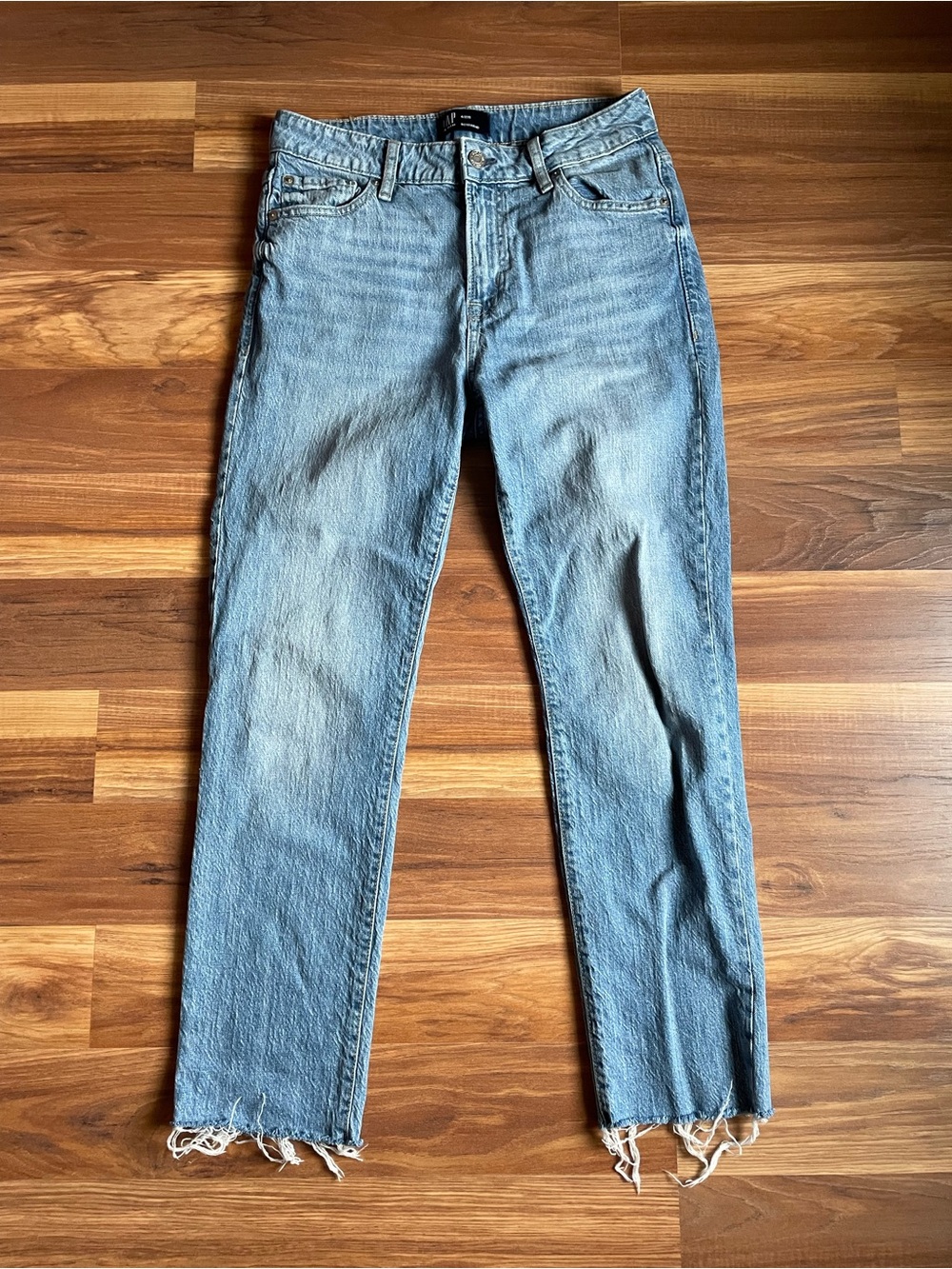 GAP Boyfriend Jeans Women’s Size 27 Medium Brinkley Distressed Raw Hem Denim